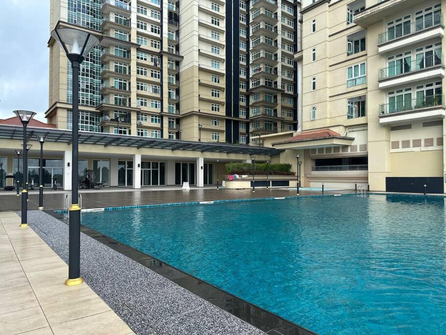 A.R Homestay Riverine Condominium 古晋 外观 照片